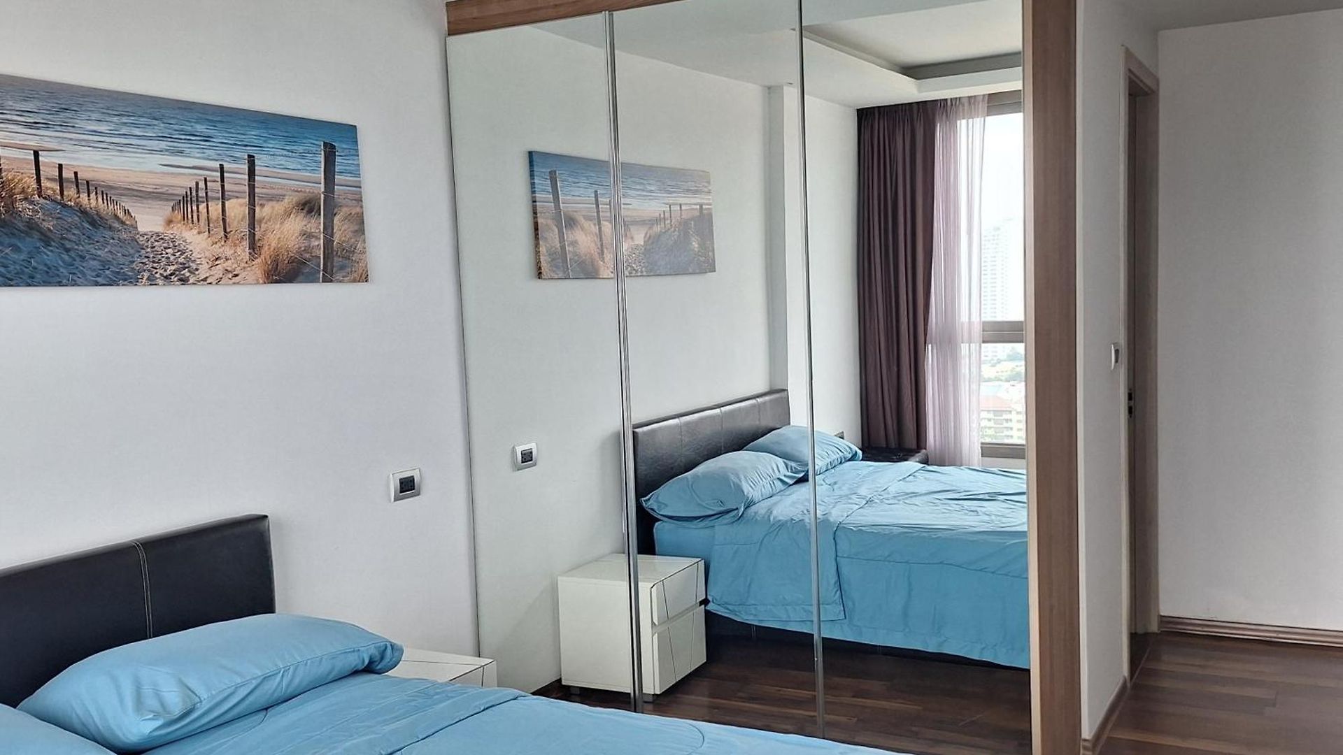 Apartment The Peak Towers Sea View