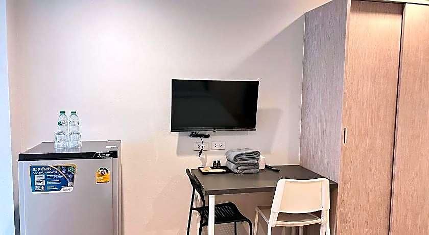 Aree House Poshtel Hotel 3*