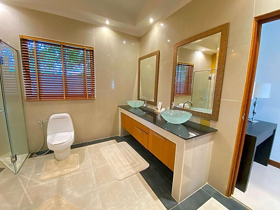 Sunny1 Hotel 4*
