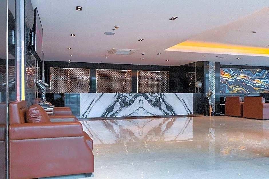 Glow โรงแรม 4*