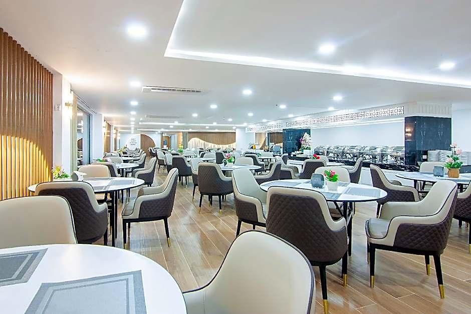 Golden Jomtien 5*