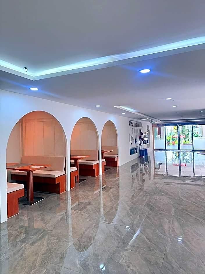 Golden Jomtien Hotel 5*