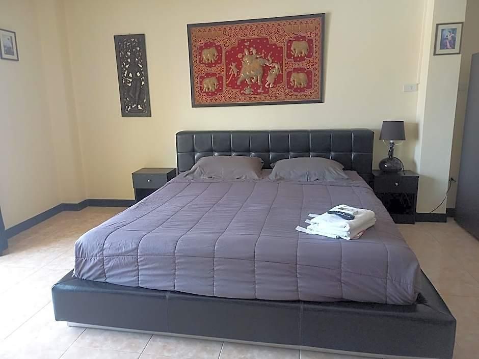 Dania Hotel *