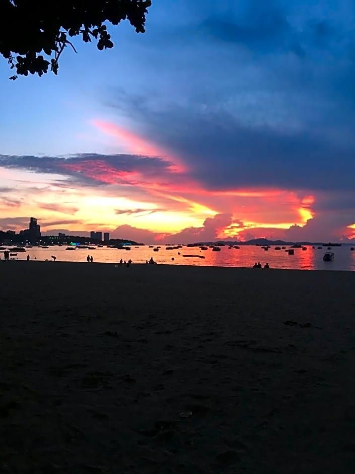 View Talay 1b By Franco Jontiem Bed & Breakfast