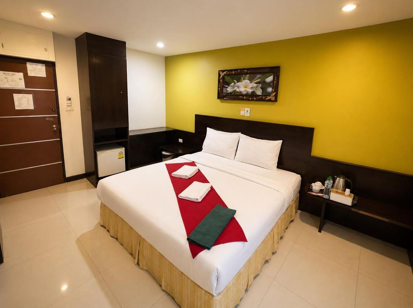 โรงแรม The Esse 3*