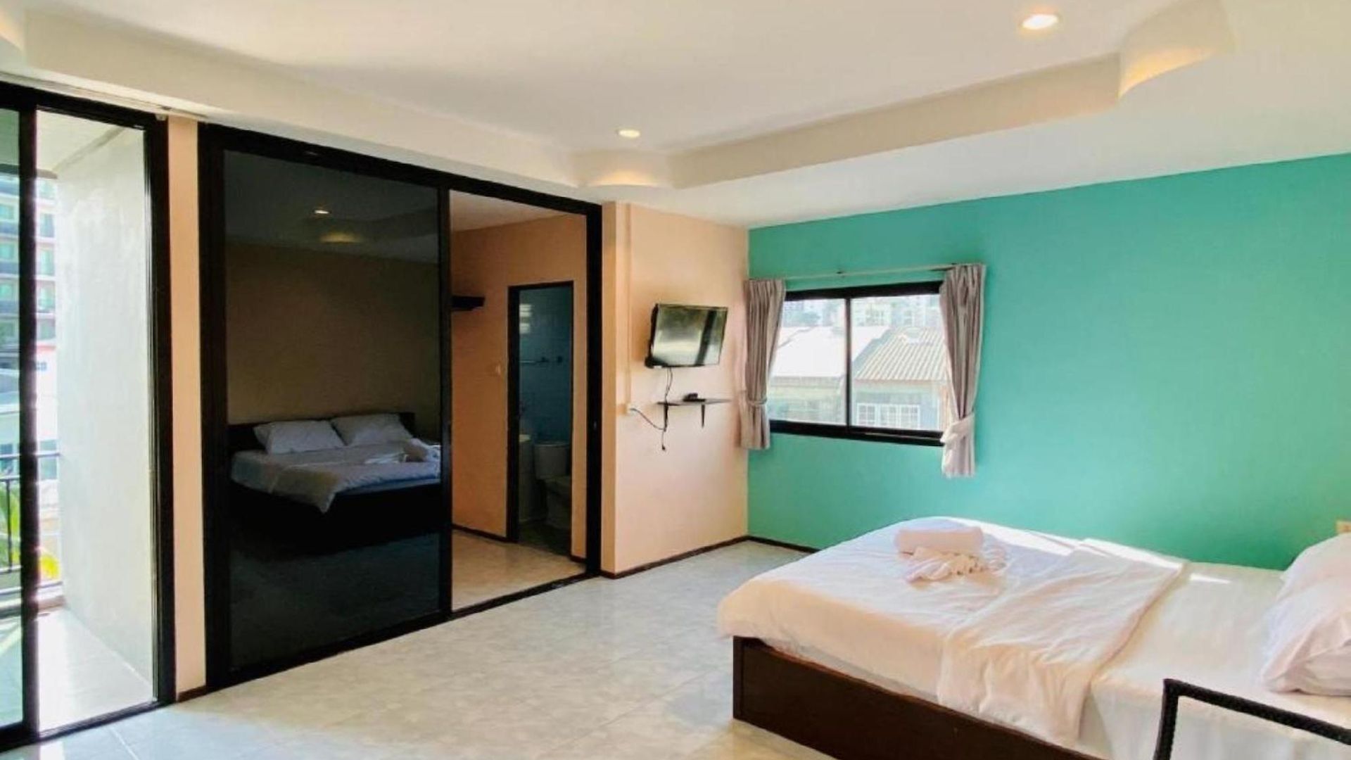 X5 * Pattaya
