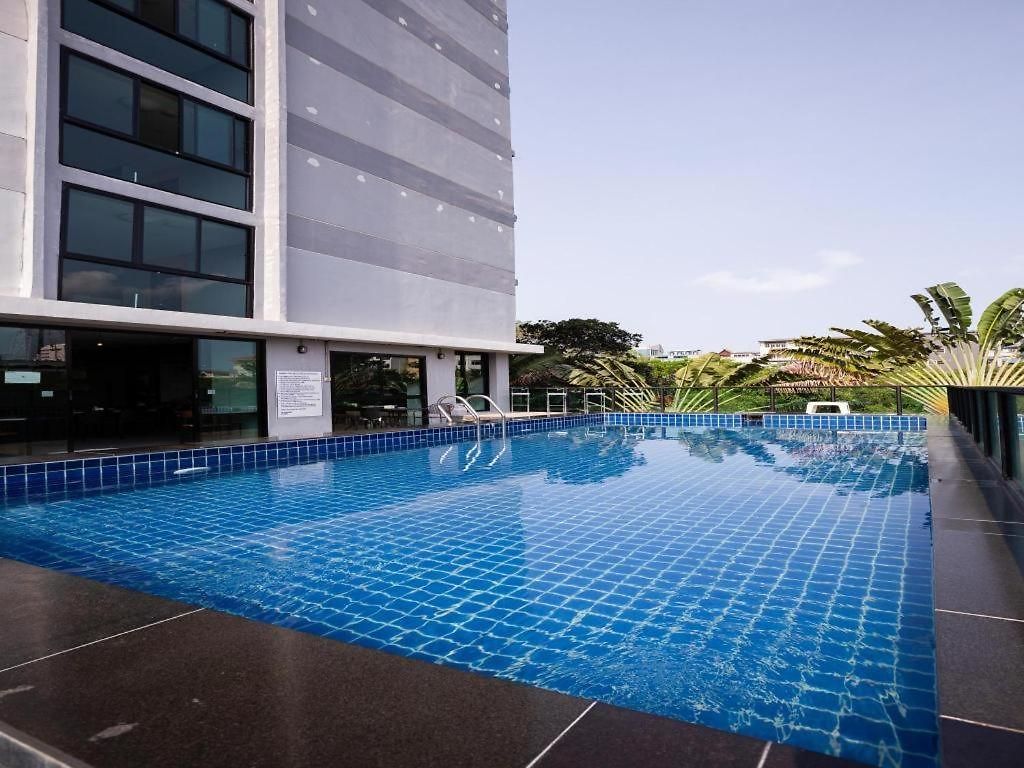 โรงแรม B2 South