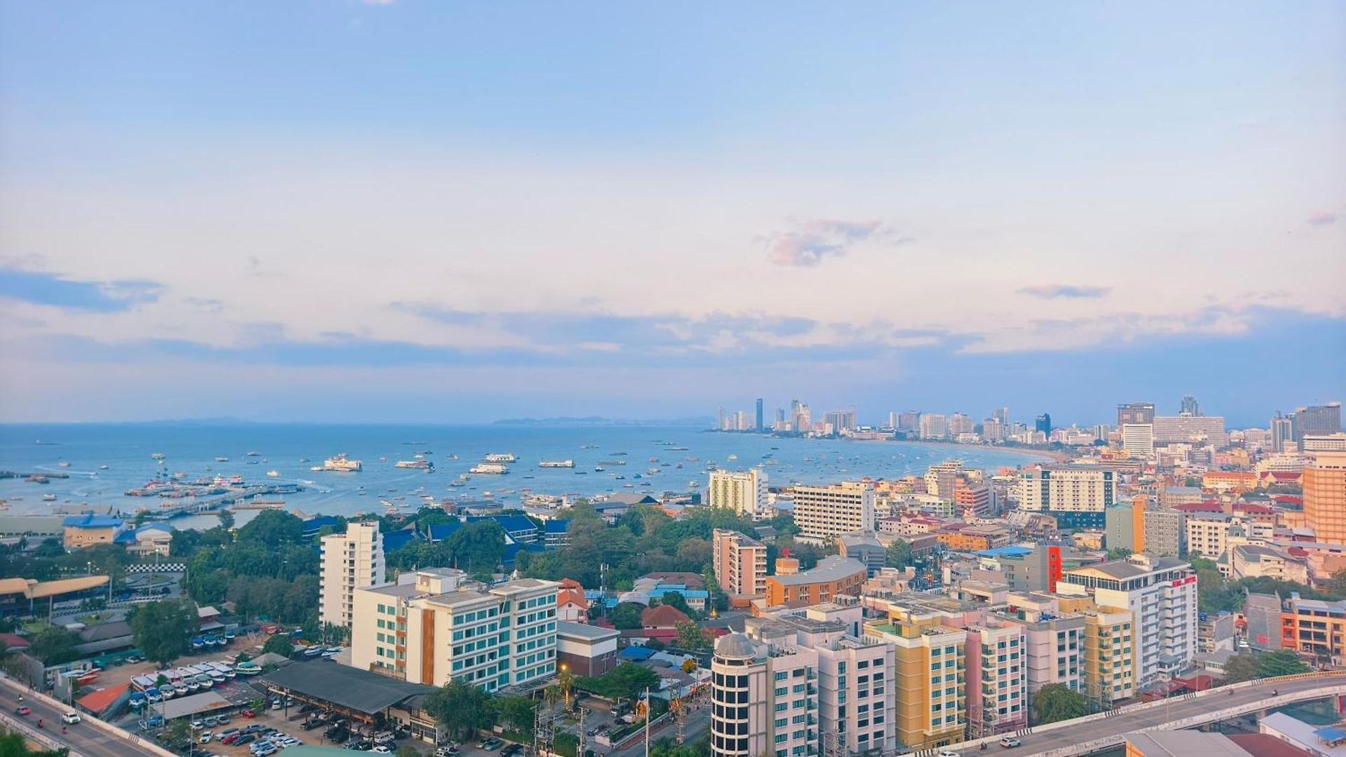Unixx Delux View Near Walking Street * Pattaya