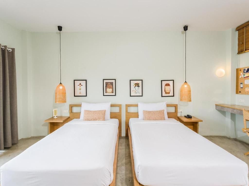 Hotel Yellow Moon 2*