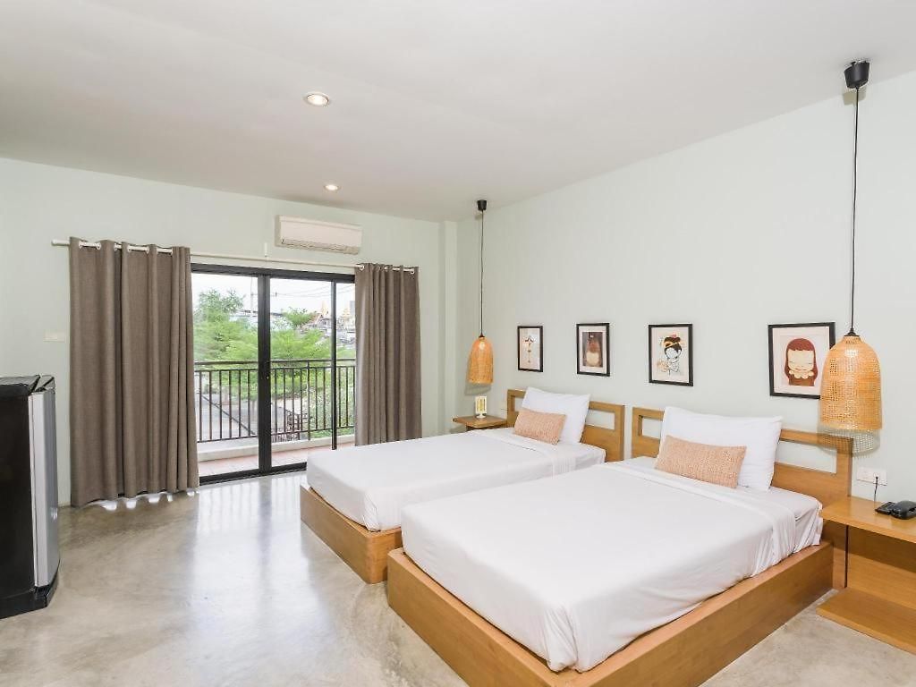 Hotel Yellow Moon 2*