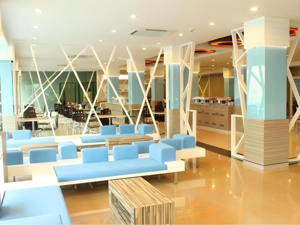 Chariot Hotel