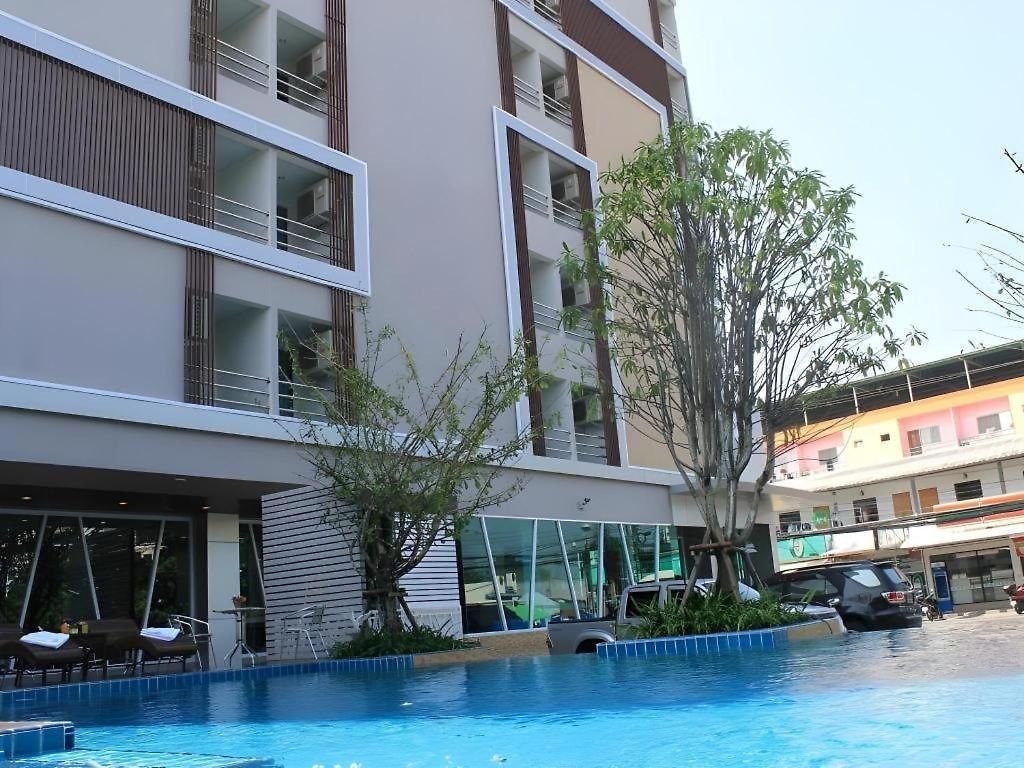 Chariot Hotel