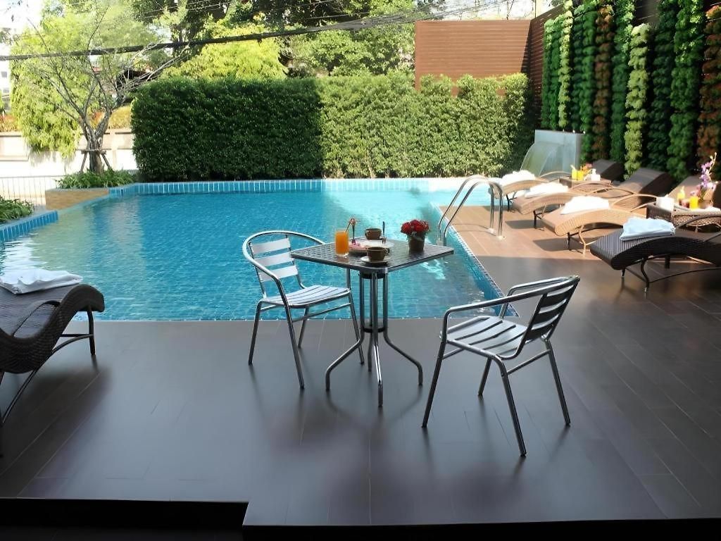 Chariot Hotel 3*