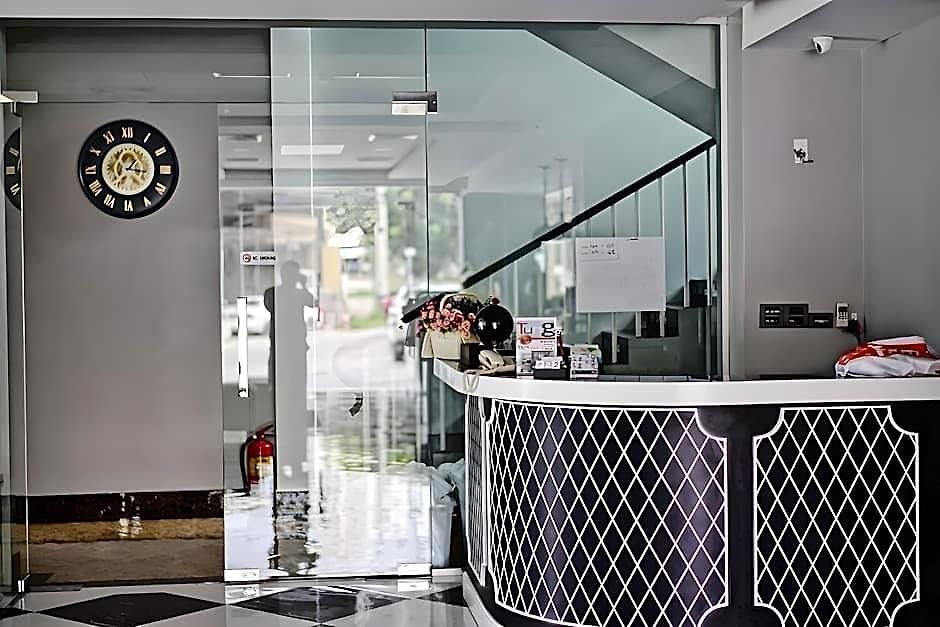 The Tung Hotel 3*