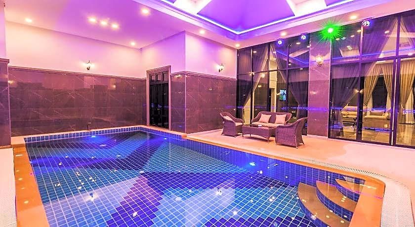 Villa Pool Pattaya