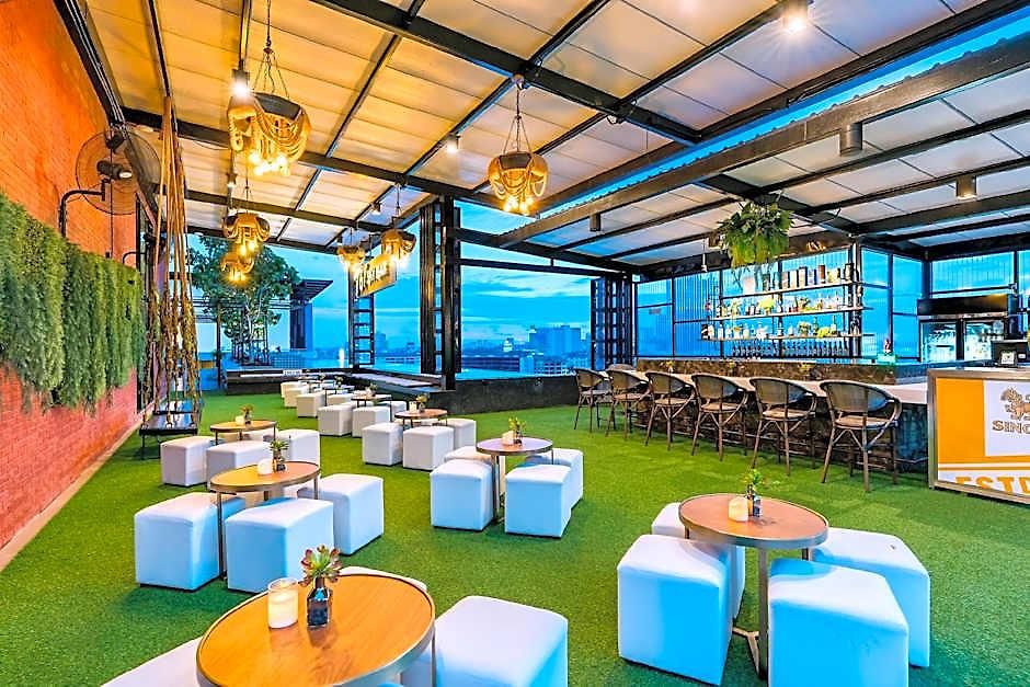 Surestay By Western T Hotel