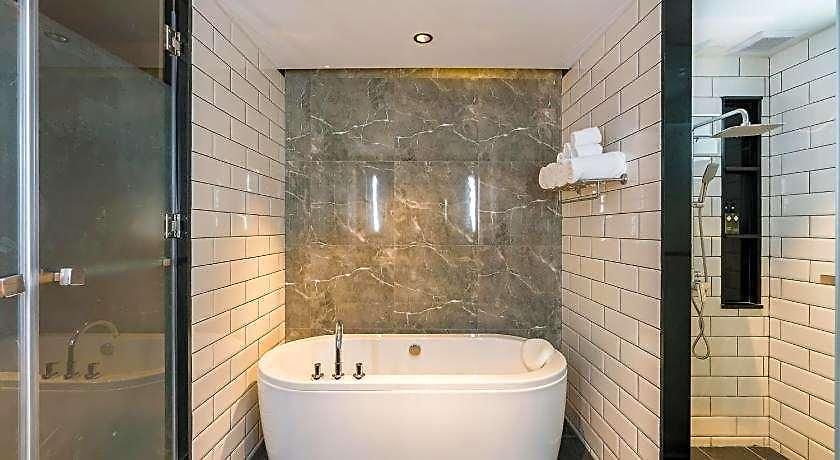Hotel Surestay By Western T