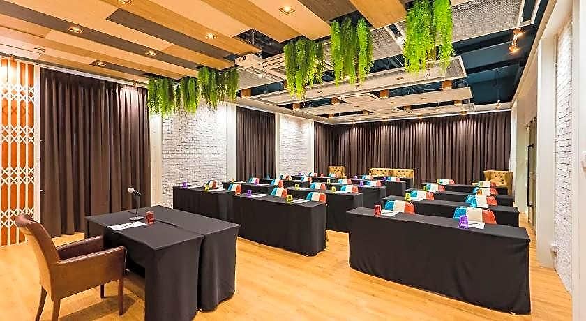 Surestay By Western T Hotel
