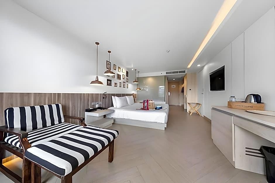 โรงแรม Mayaana - Formerly Golden Tulip Pattaya