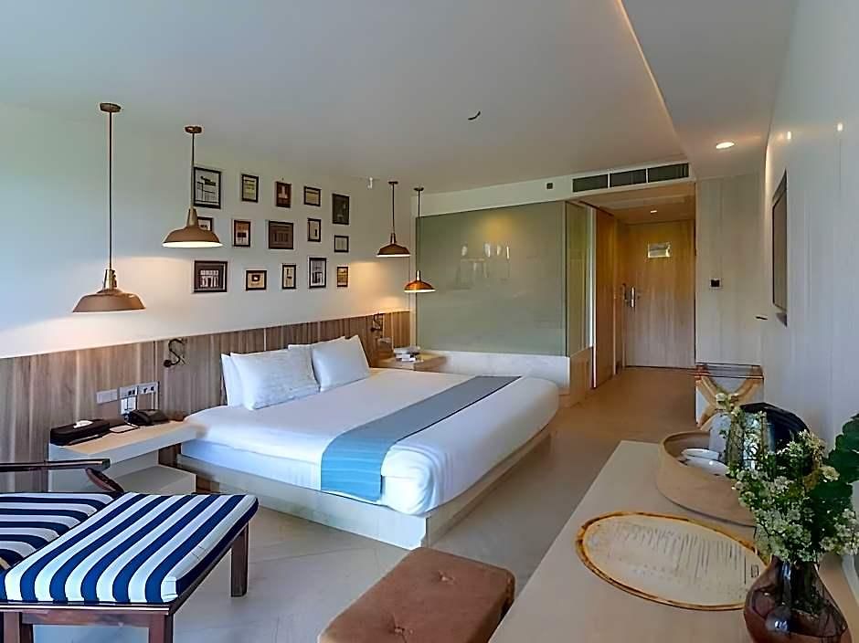 Mayaana - Formerly Golden Tulip โรงแรม 4*