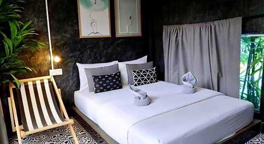At Koh Larn Hotel Pattaya