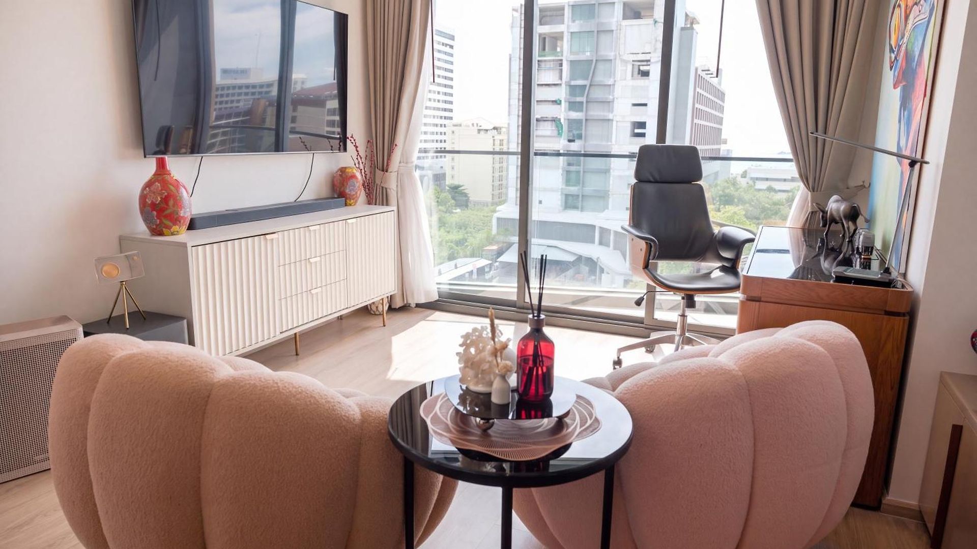Edge 2br Ocean View Luxury Rooftop Pool Location Pattaya