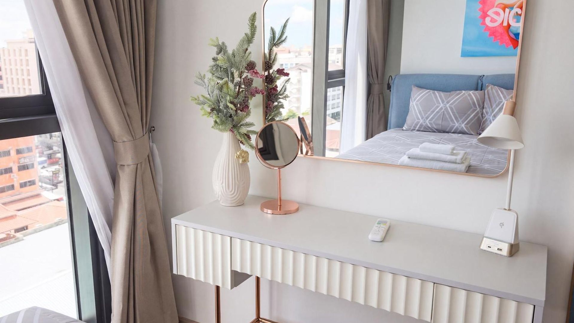 Edge 2br Ocean View Luxury Rooftop Pool Location Pattaya