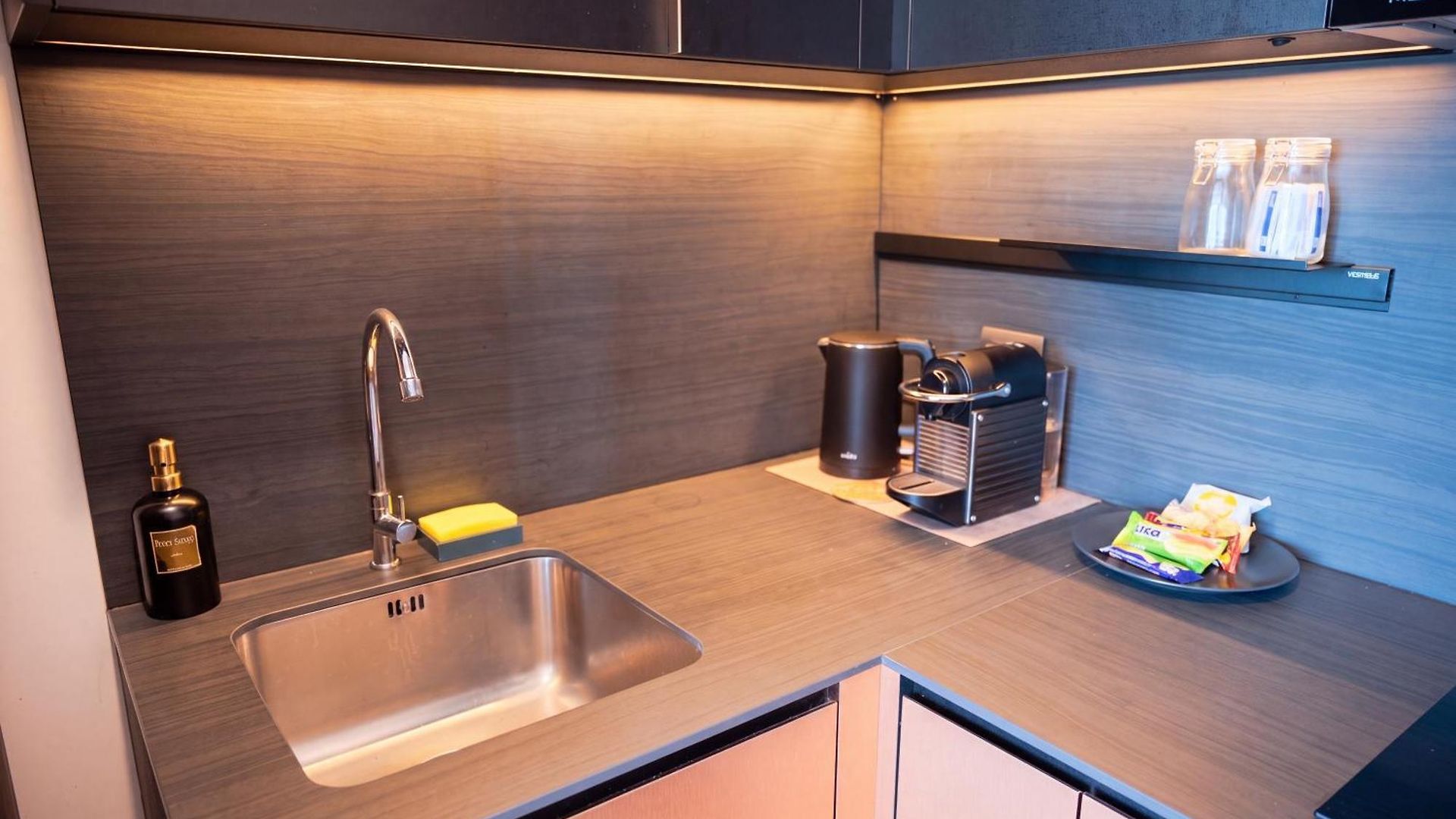 Edge 2br Ocean View Luxury Rooftop Pool Location Pattaya