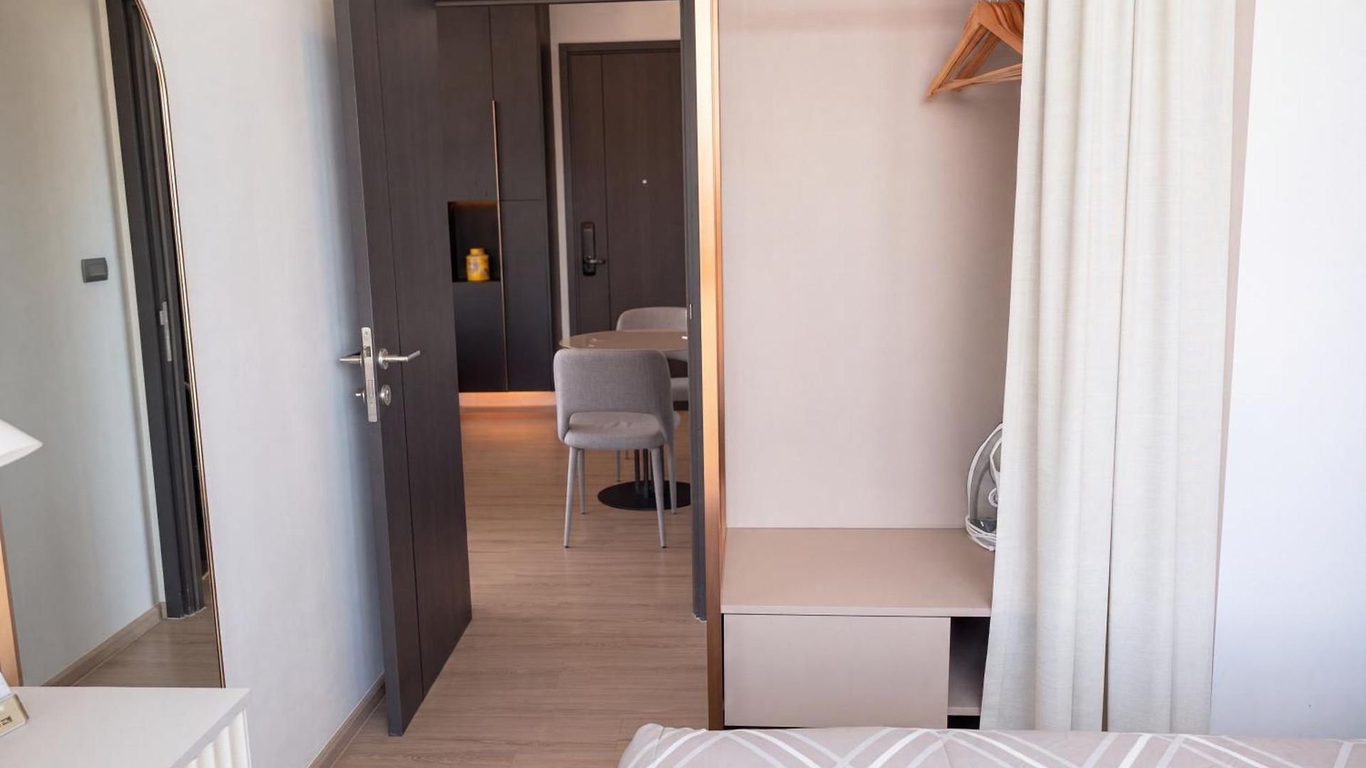 Edge 2br Ocean View Luxury Rooftop Pool Location Pattaya