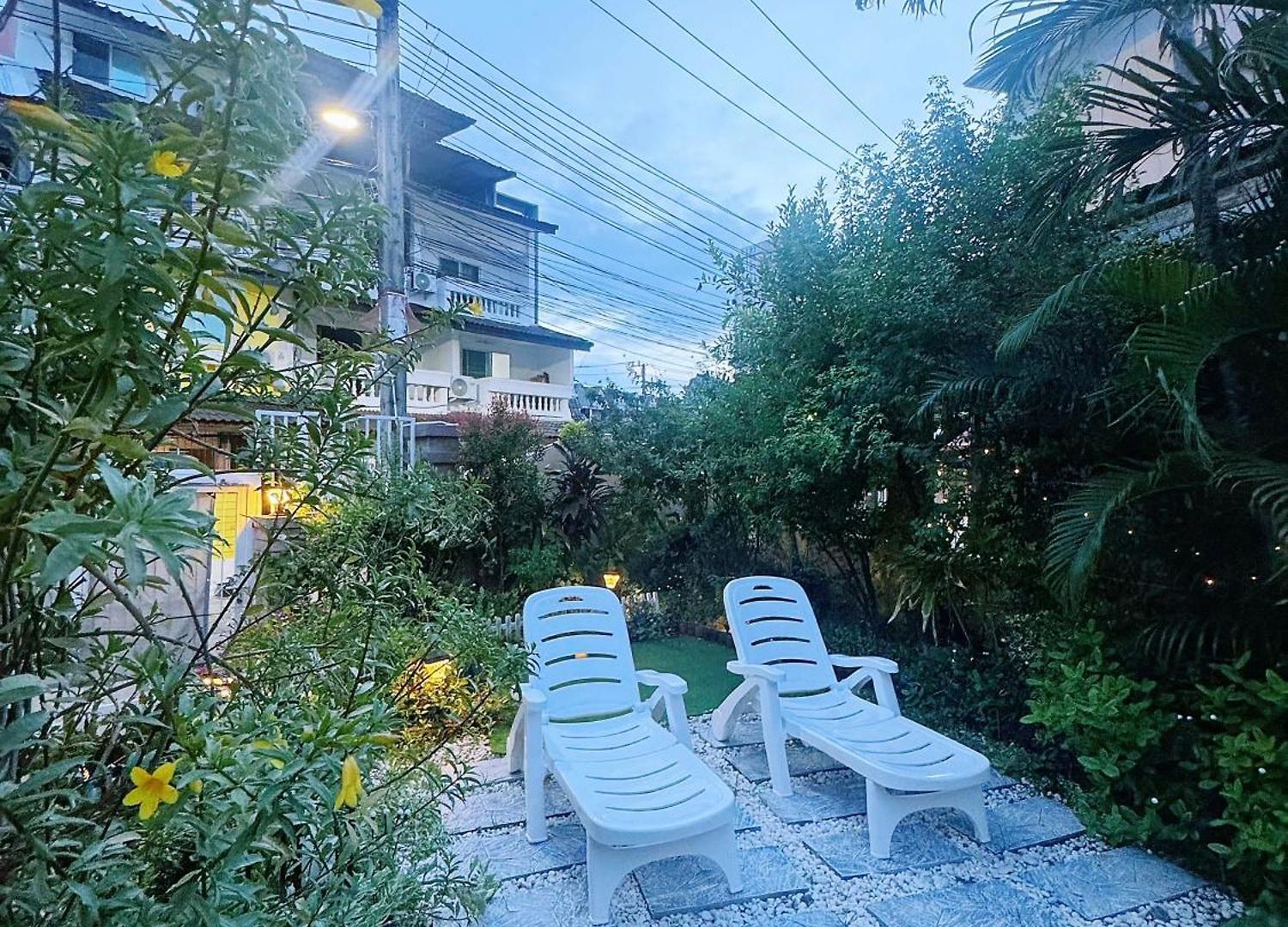 Sun And Moon House Villa *