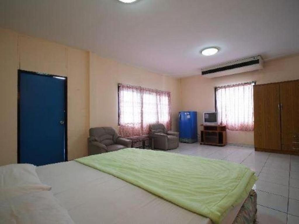 Oyo 1004 Naklua Mansion Hotel