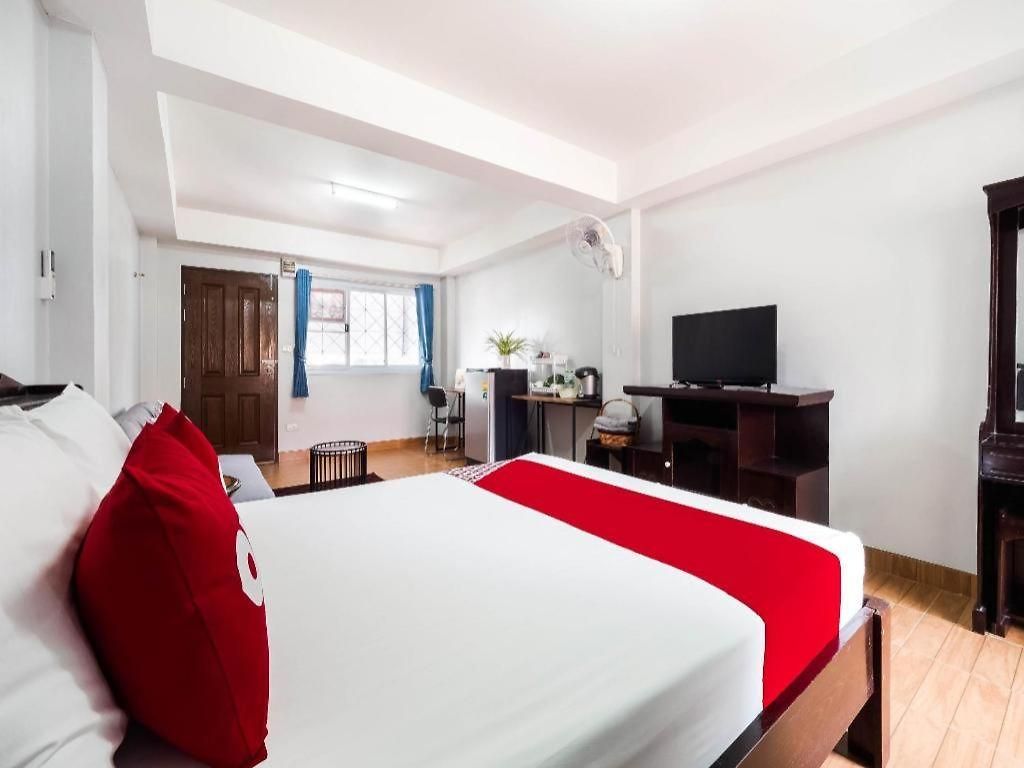 Hotel Oyo 1157 Ploy Pailin Place