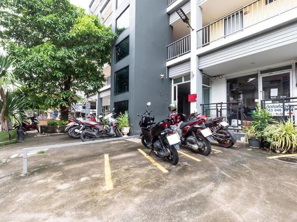 V Place โรงแรม