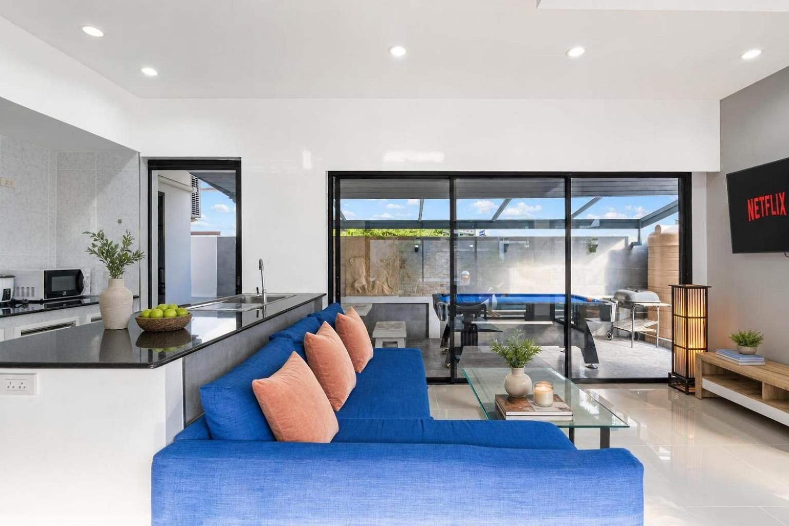 Luxury Pool Center C8 - 4 Bedroom *