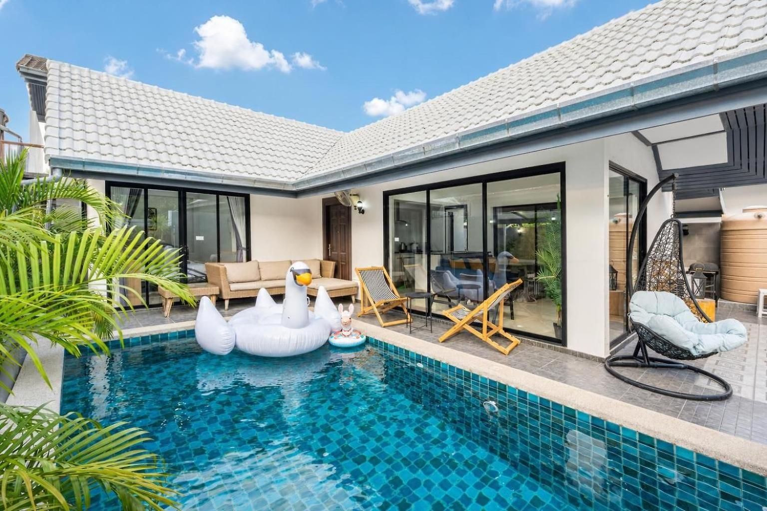 Luxury Pool Center C8 - 4 Bedroom *