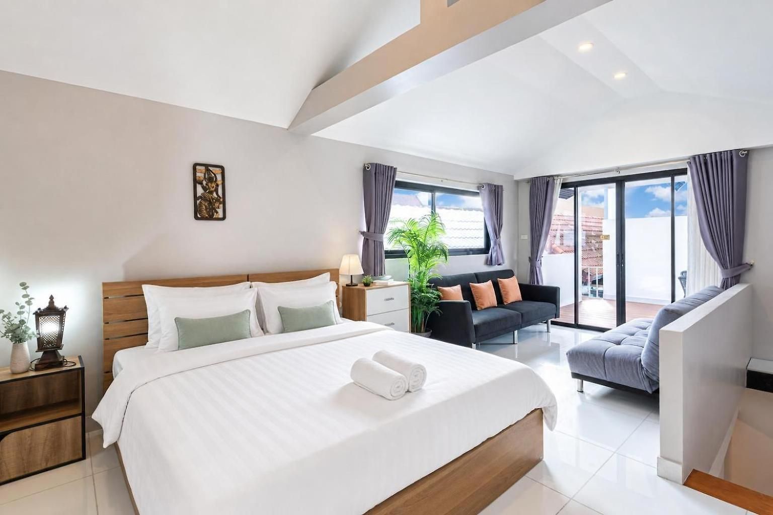 Luxury Pool Center C8 - 4 Bedroom Pattaya