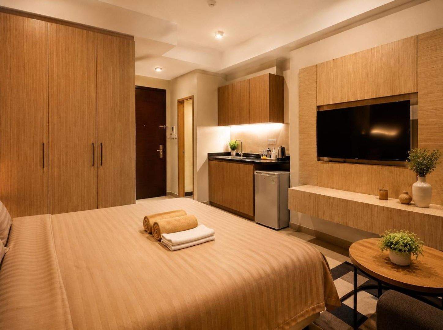 Unixx South - Modern Sea View Apartment