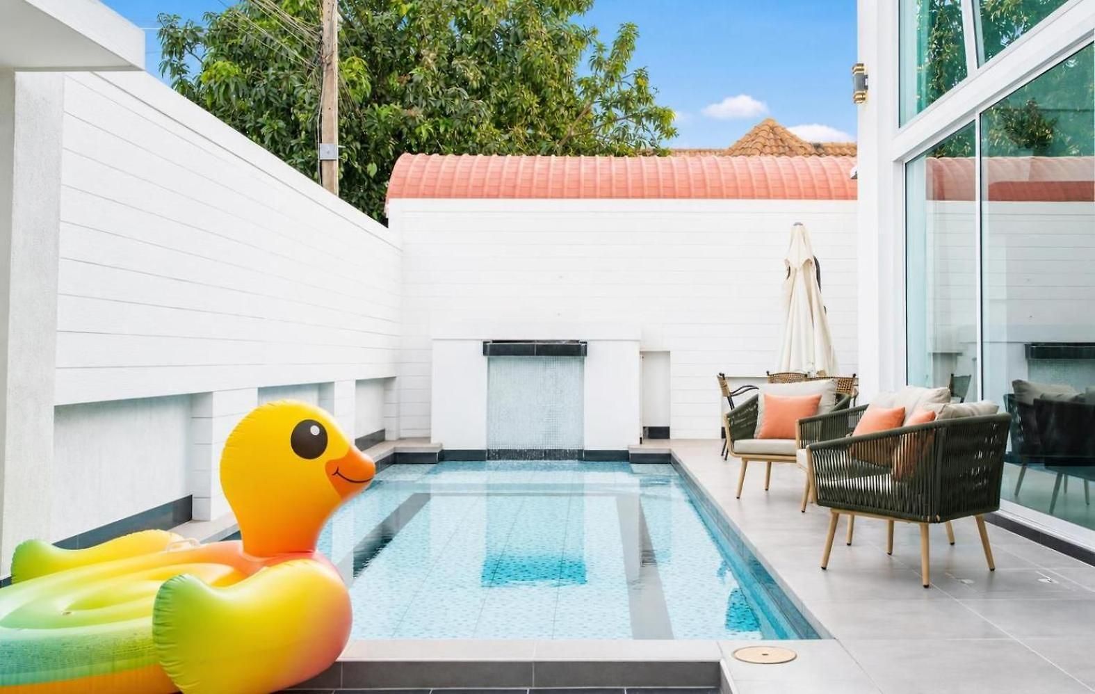 Lagoon Breeze 4br Pool Near Walking Street วิลล่า