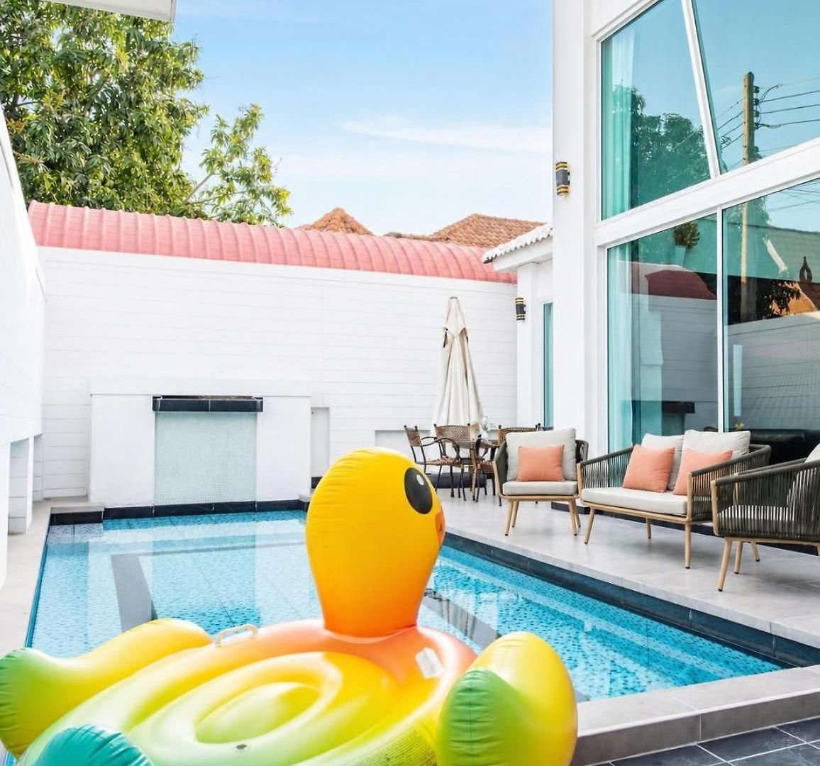 Lagoon Breeze 4br Pool Near Walking Street วิลล่า *
