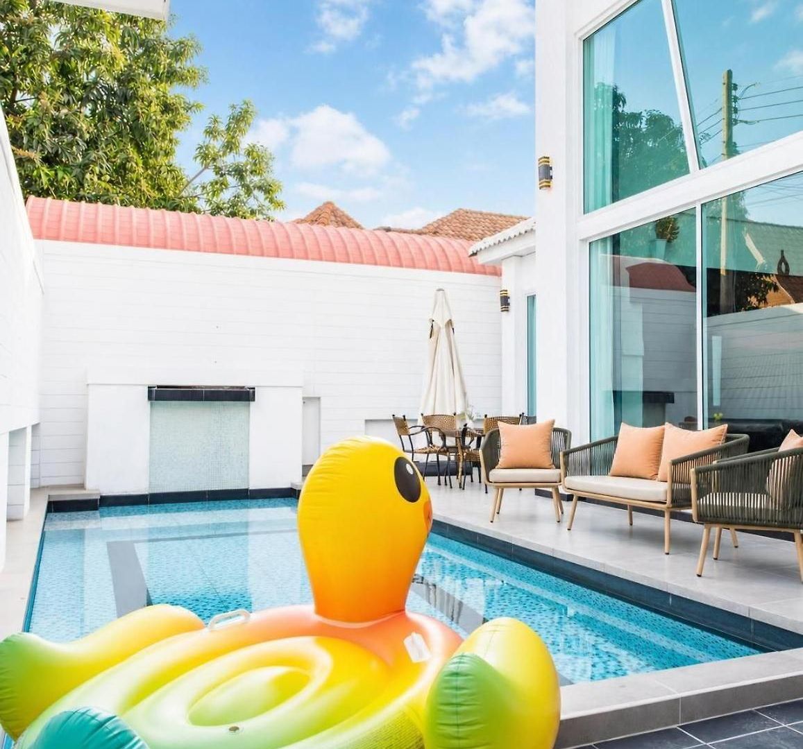 Lagoon Breeze 4br Pool Near Walking Street วิลล่า *