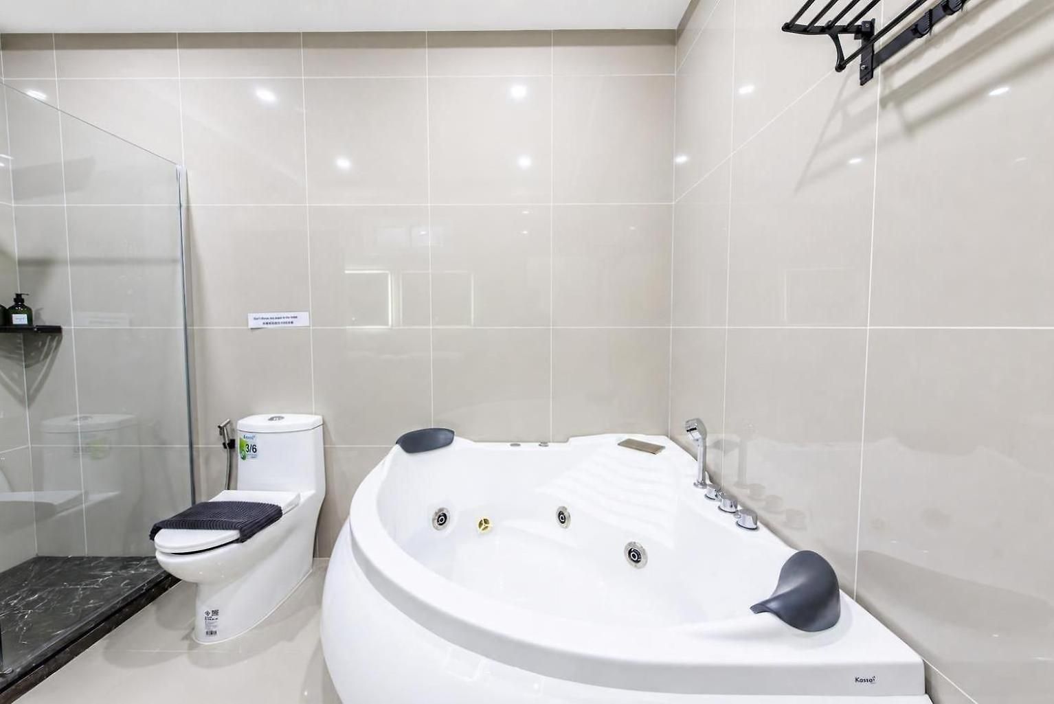 Lagoon Breeze 4br Pool Near Walking Street * Pattaya