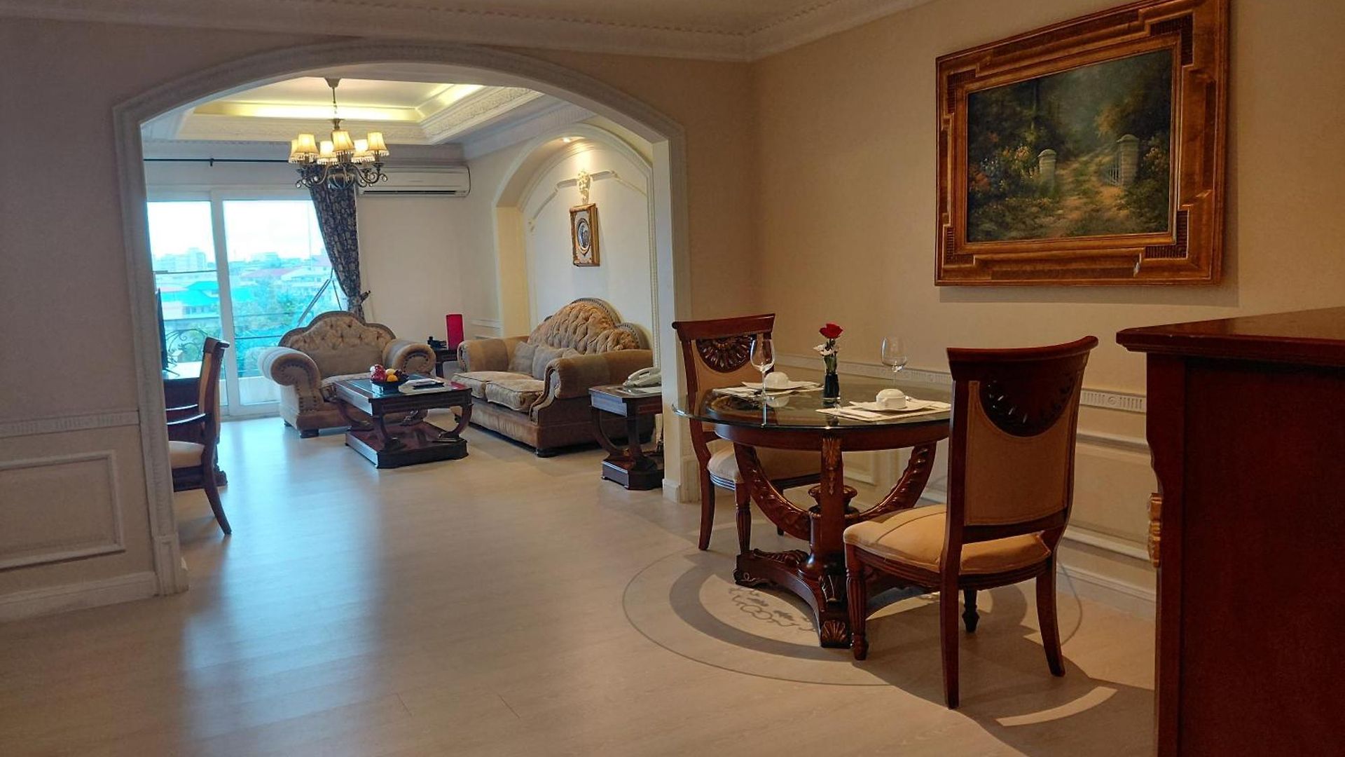 Apartment Spacious Serviced In *