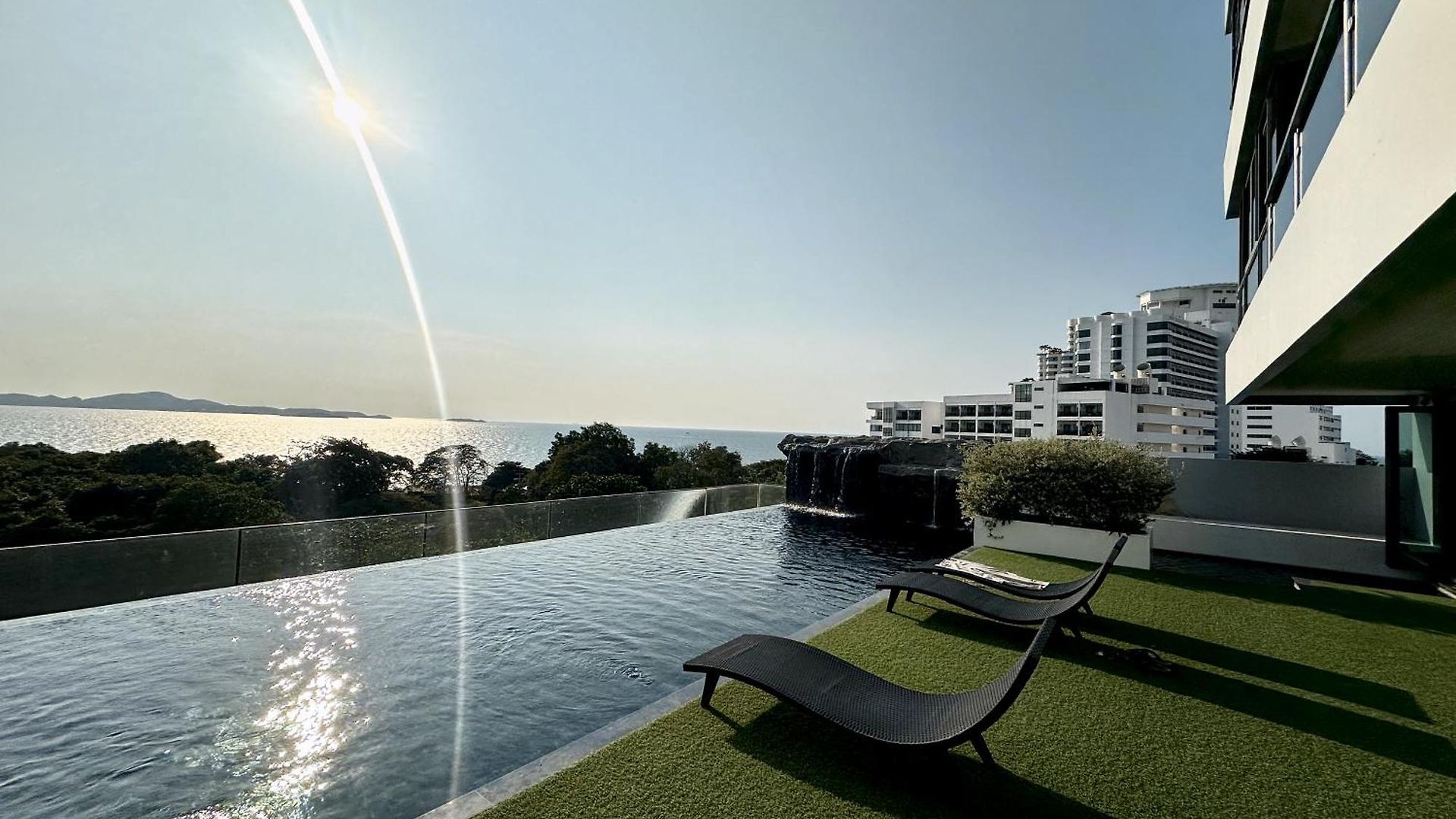 Saint Senate Khao Phra Tamnak Hotel Pattaya