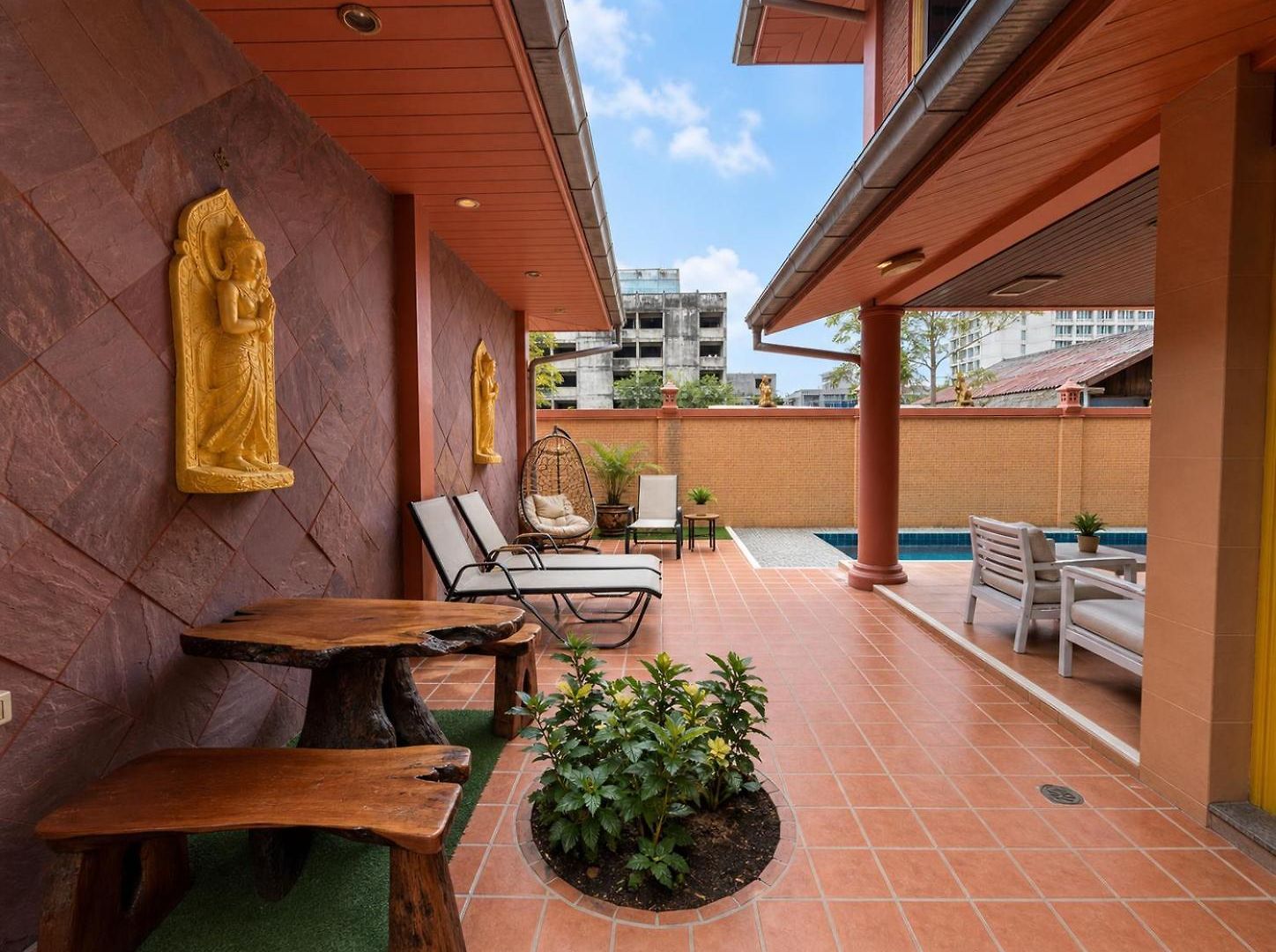 Golden Thai Courtyard Hotel