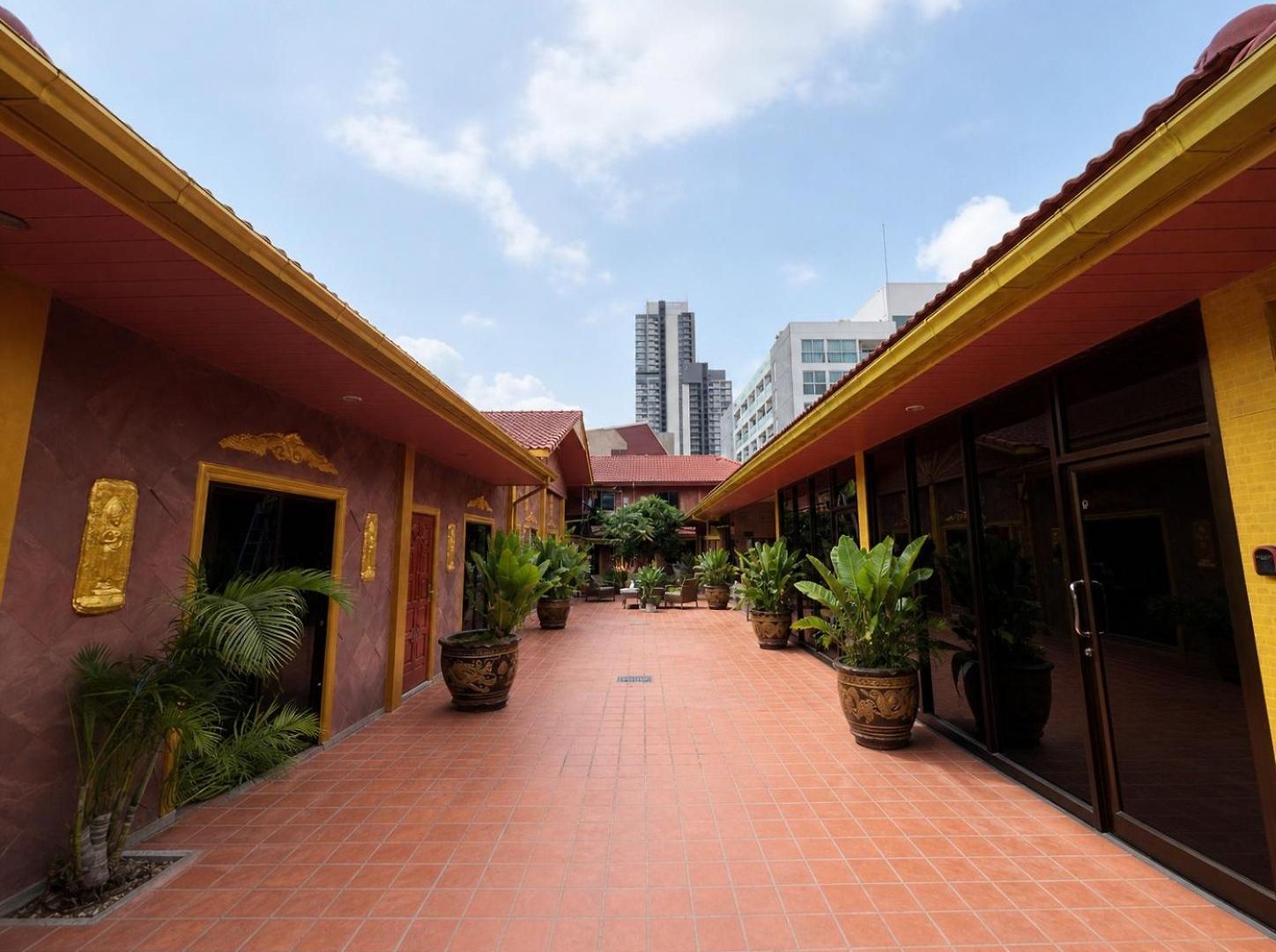 Golden Thai Courtyard 3*