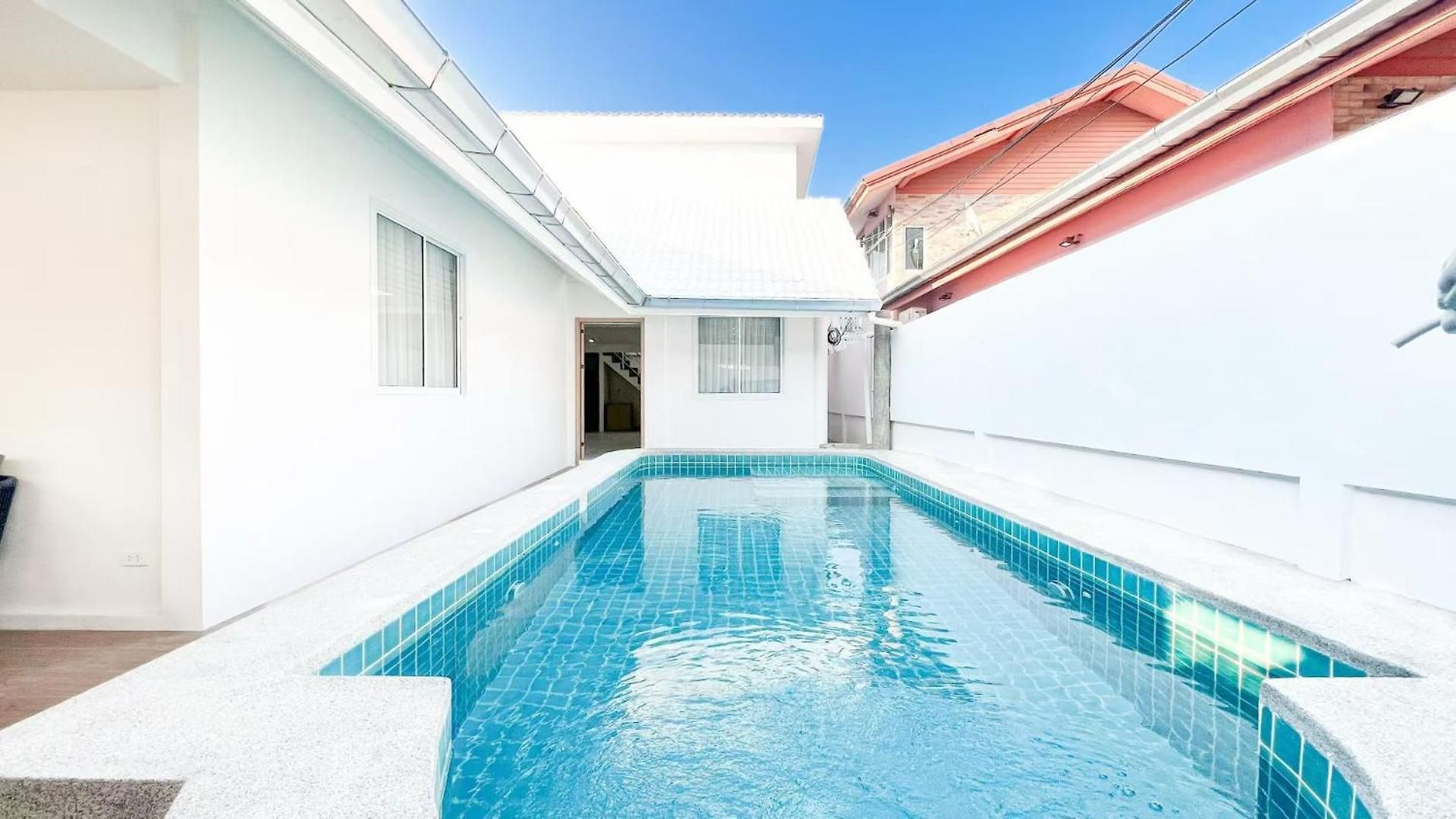 Tropical Pool Villa