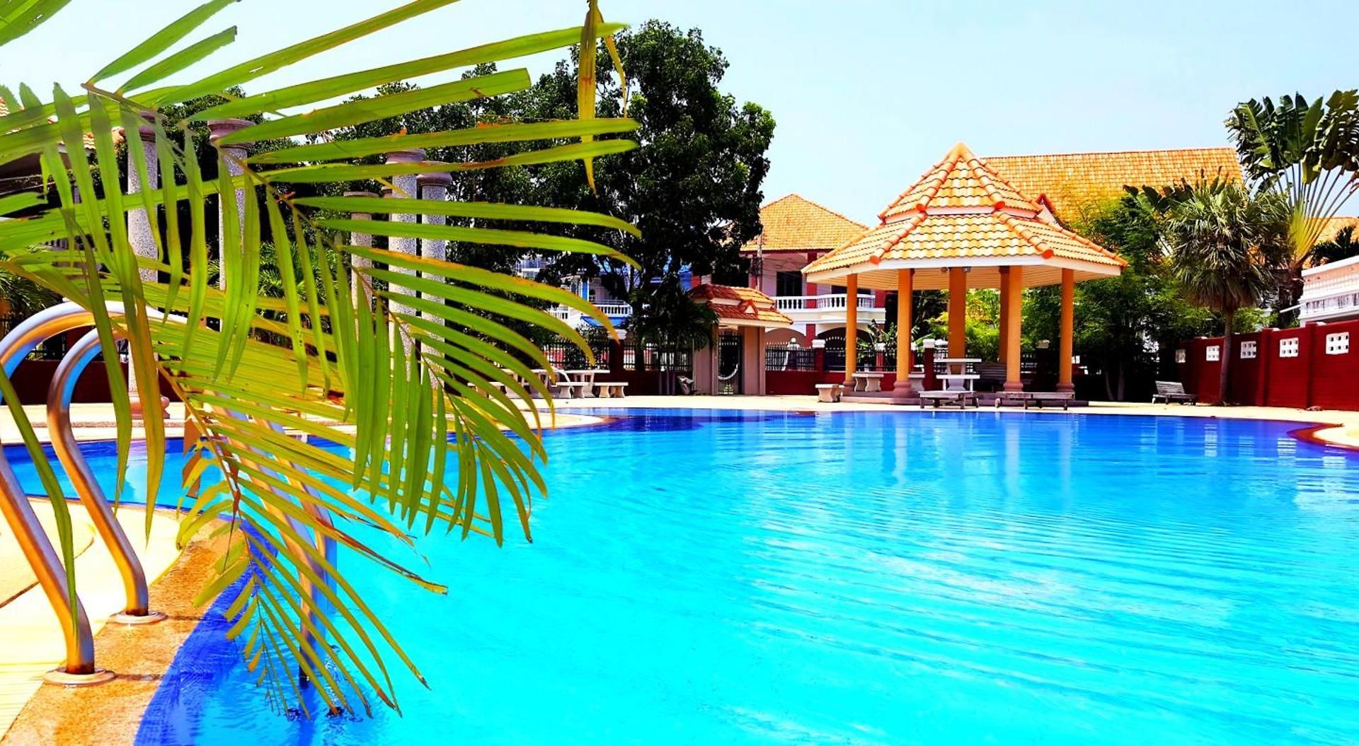Land - Only Live Once 5* Pattaya