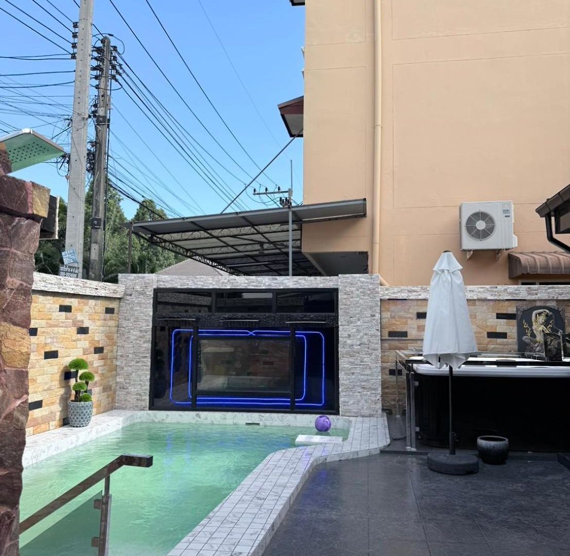 Luxury Pool Pattaya