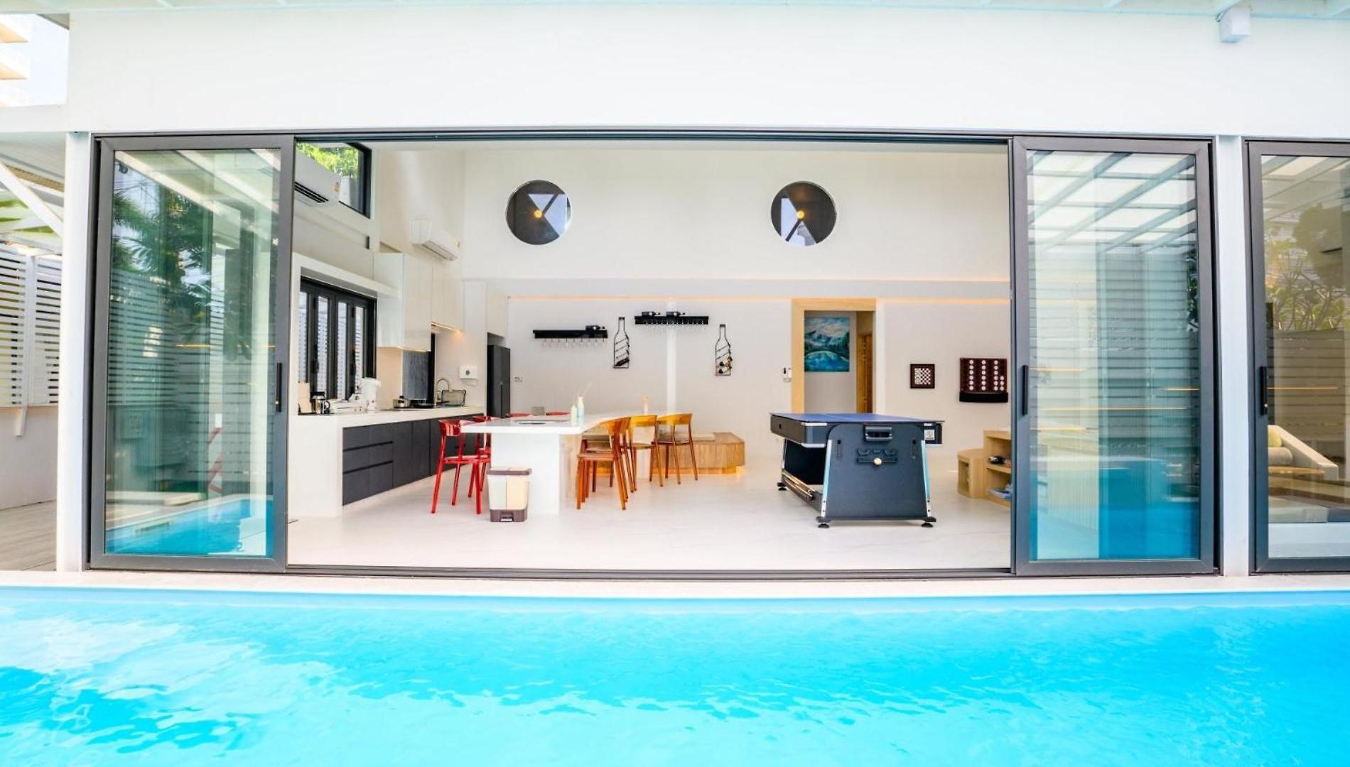 Glass Private Pool Villa *