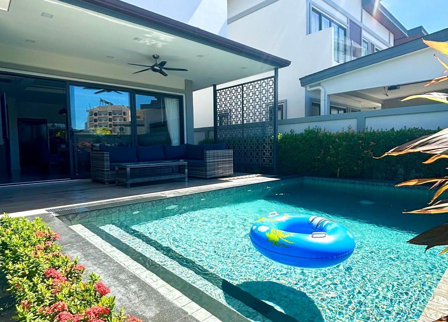 Zensiri Luxury Privat Pool Prime Midtown